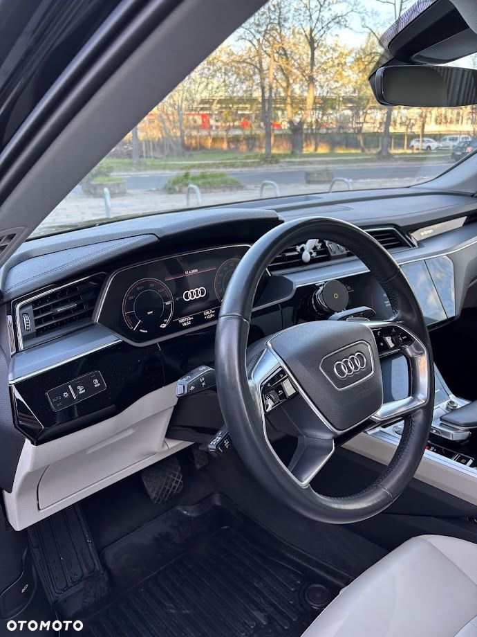 Audi e-tron 55 Quattro - 23