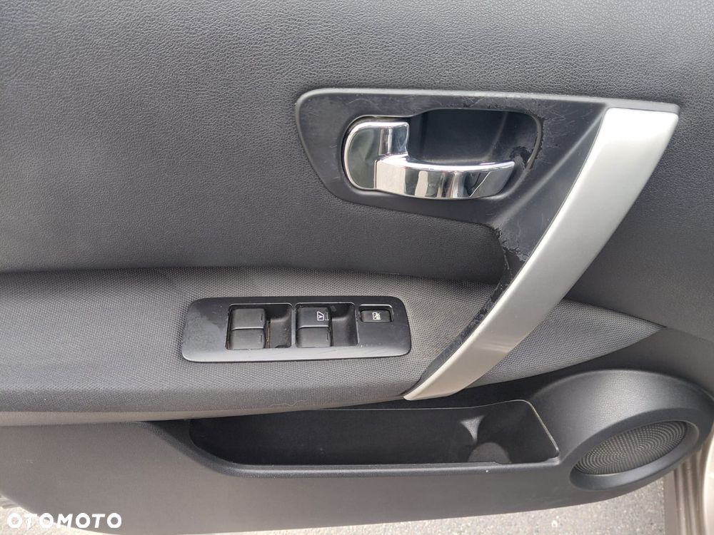 Nissan Qashqai 1.6 visia - 9