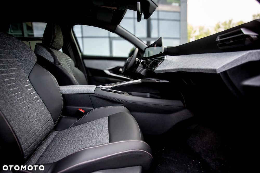 Peugeot 3008 1.2 PureTech mHEV Allure e-DCS6 - 19