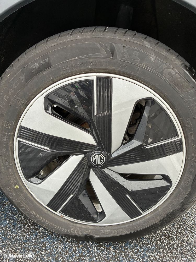 MG ZS Standard Luxury - 14