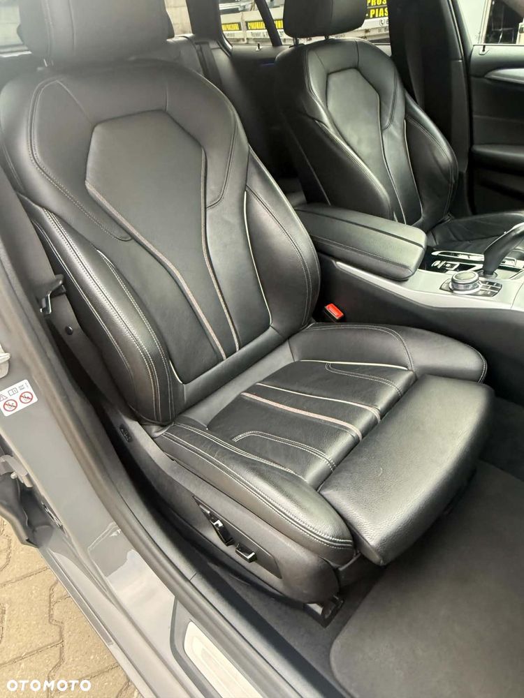 BMW Seria 5 518d mHEV sport - 30