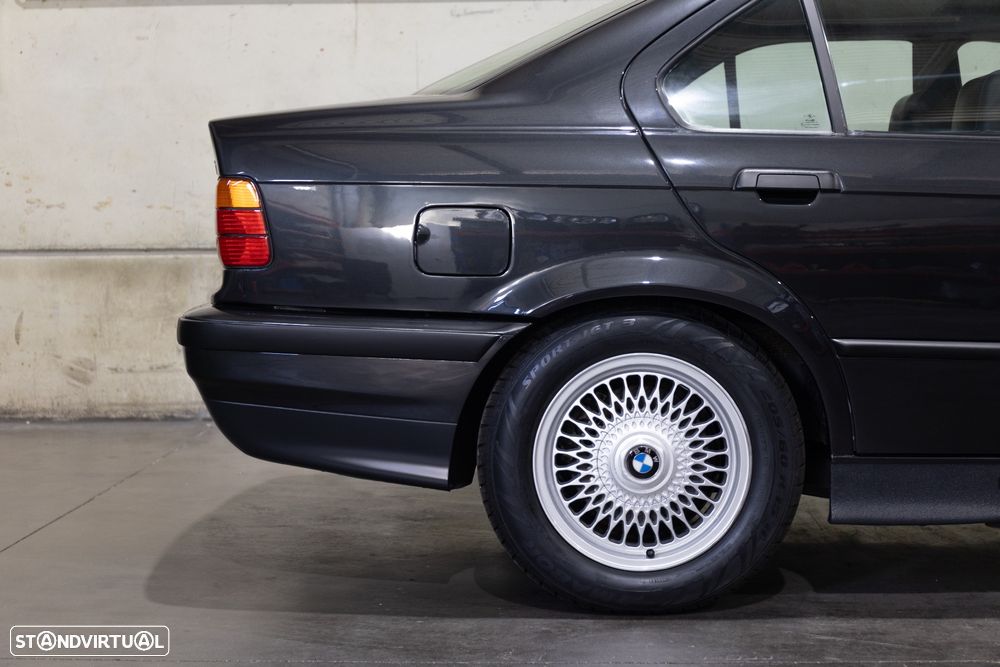 BMW 325 i - 13