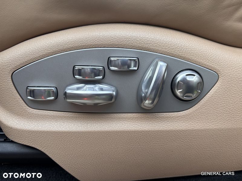 Porsche Macan - 26