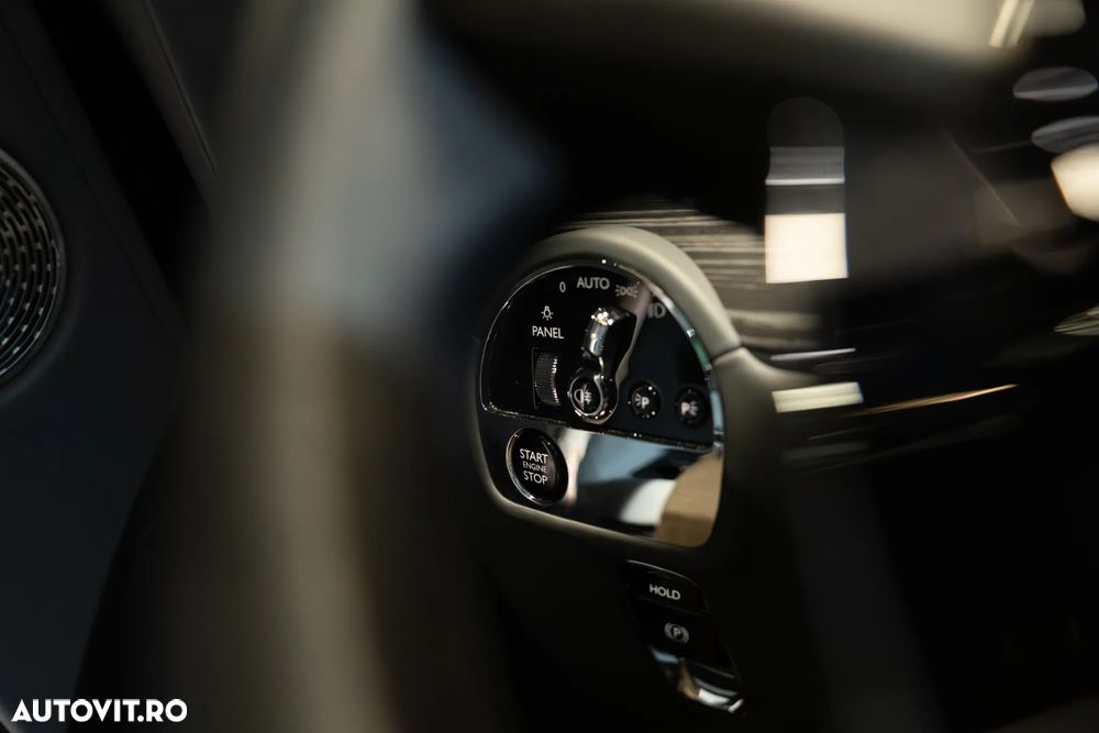 Rolls-Royce Spectre - 32