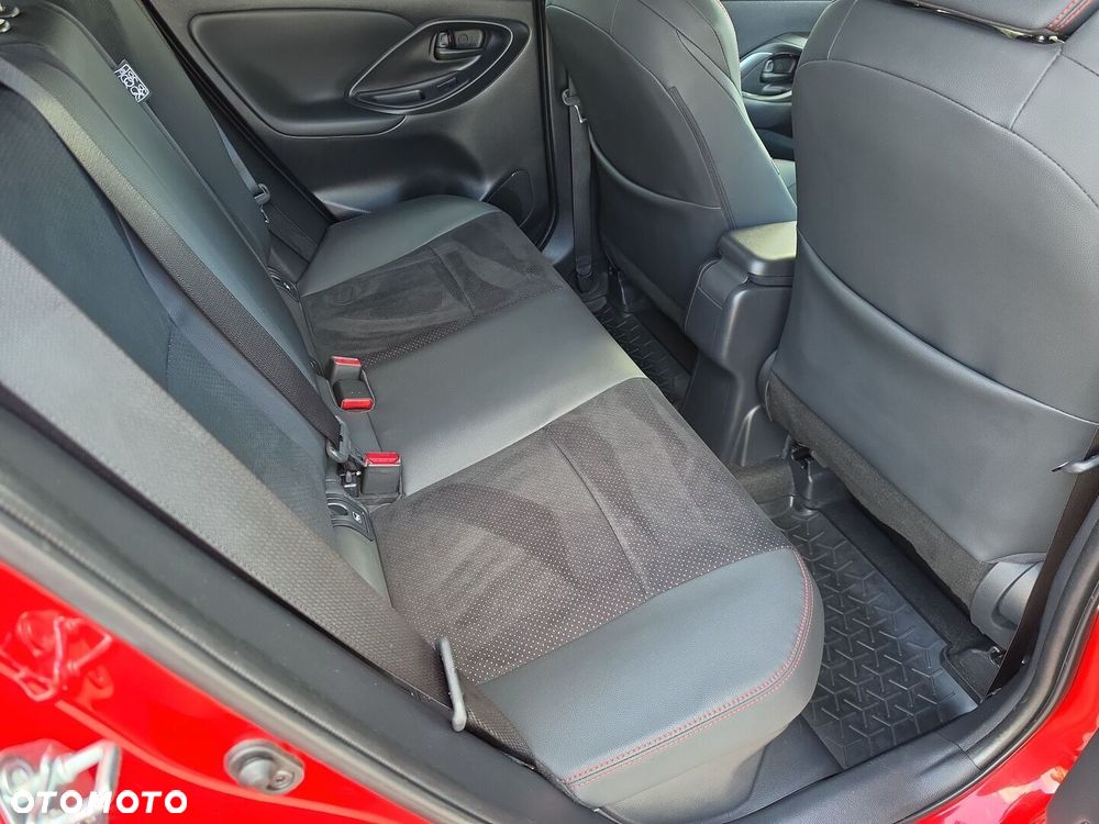 Toyota Yaris Cross Hybrid 1.5 GR Sport - 12
