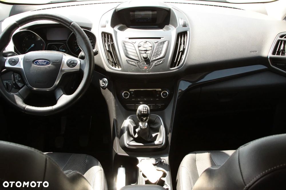 Ford Kuga 2.0 TDCi 2x4 Titanium - 13