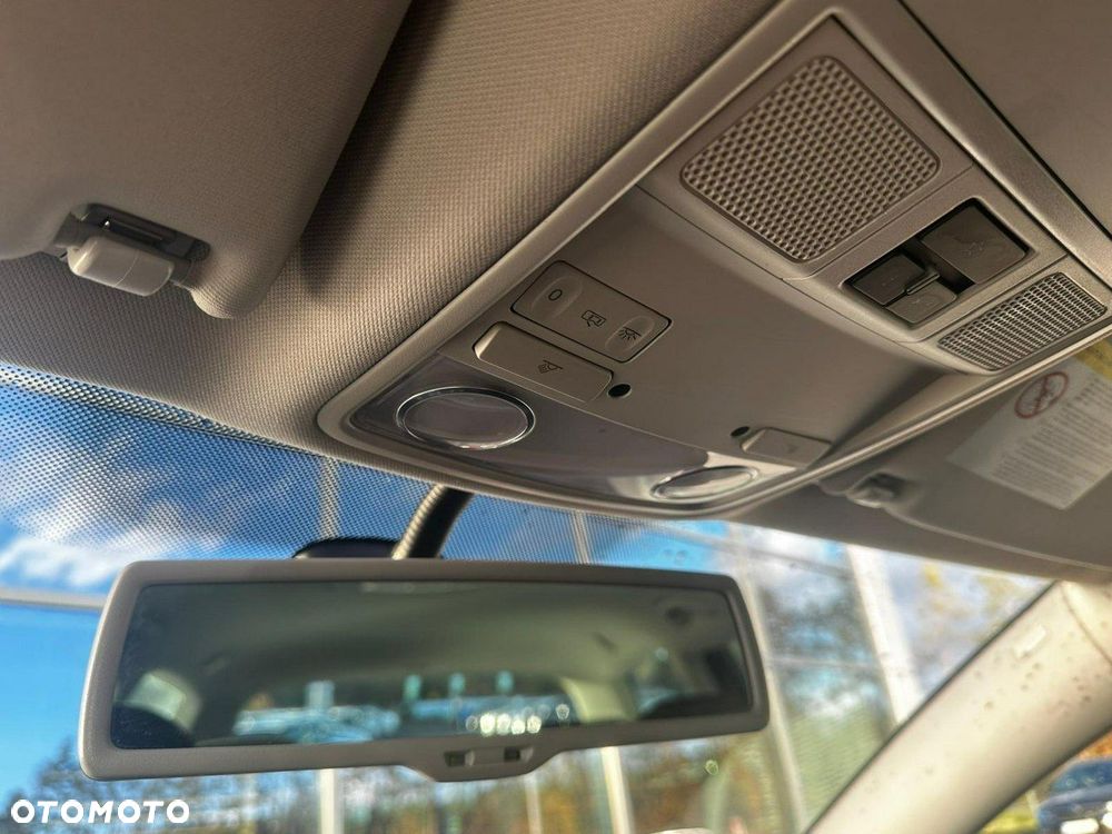 Volkswagen Passat 2.0 TDI DPF Highline - 32