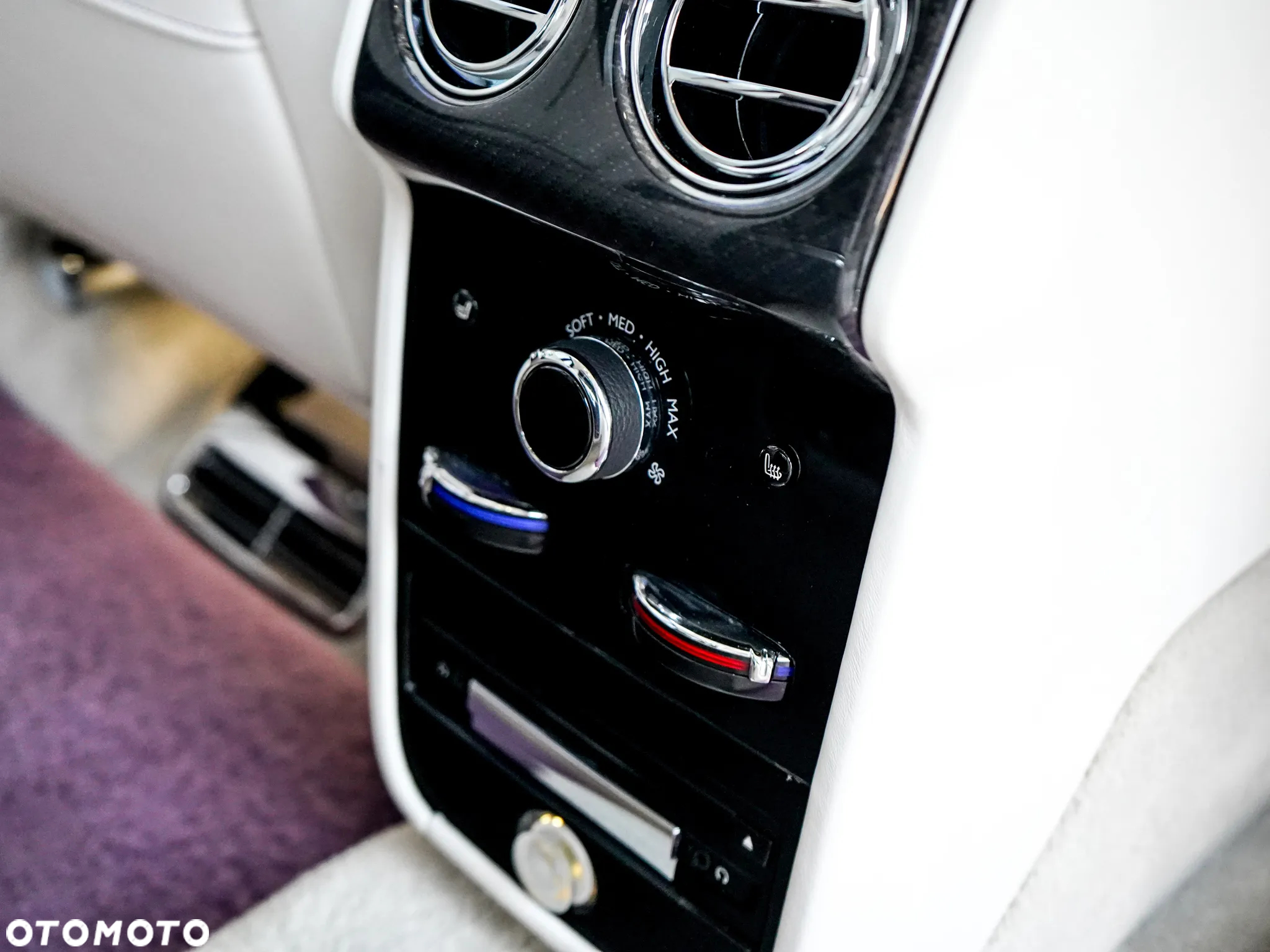 Rolls-Royce Cullinan Black Badge - 25