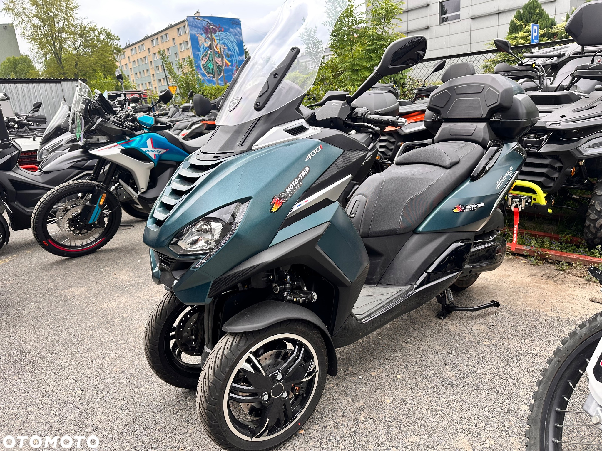 Peugeot Metropolis - 8