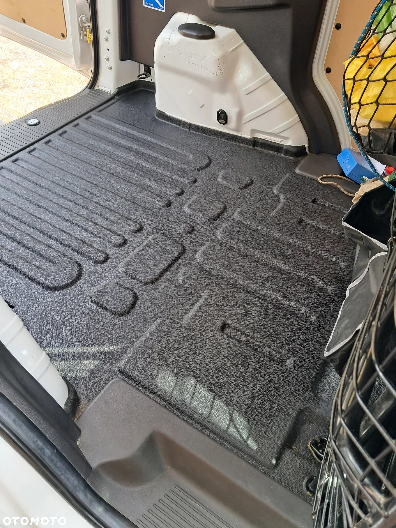 Ford Transit Courier - 6