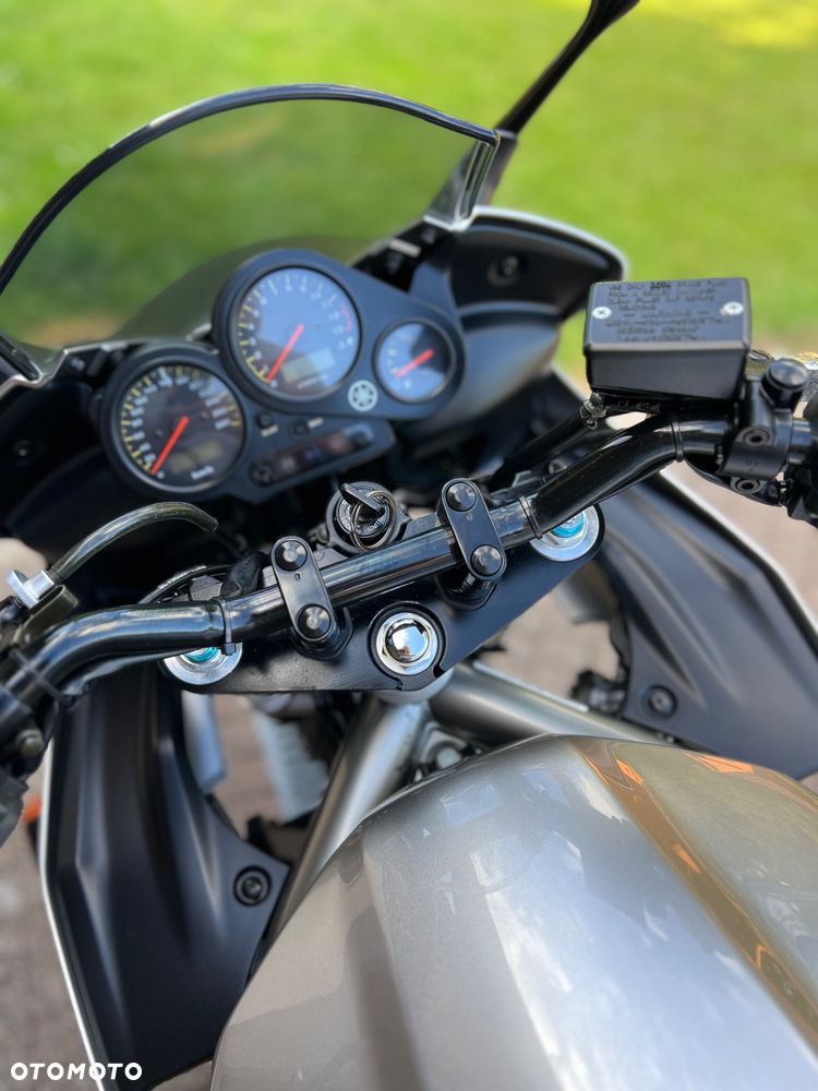 Yamaha FZS - 21