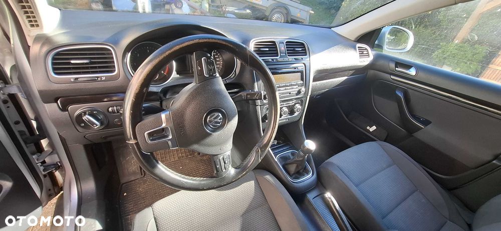 Volkswagen Golf - 6