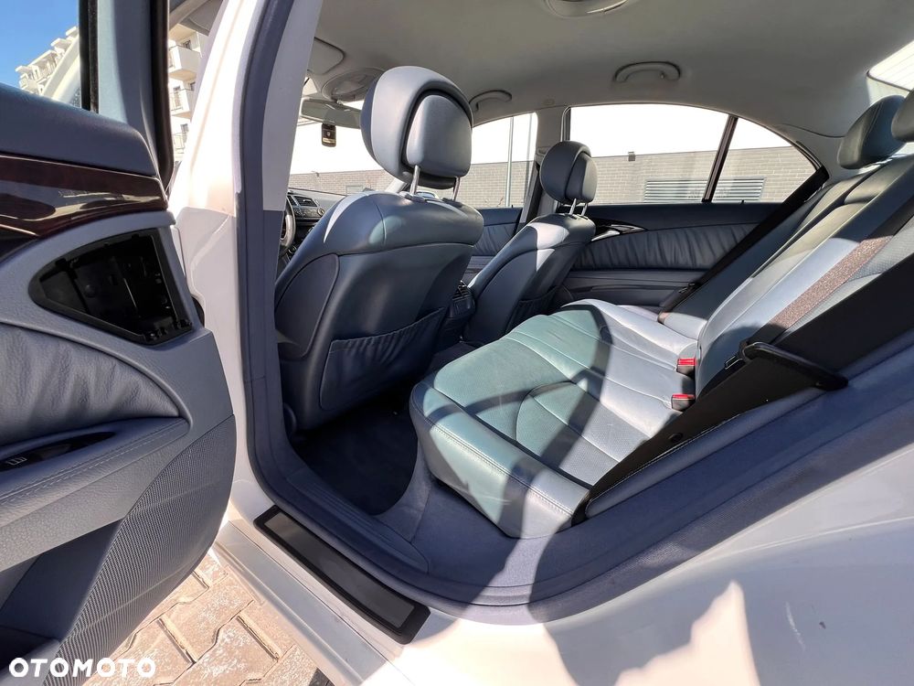 Mercedes-Benz Klasa E 280 CDI T Elegance - 38