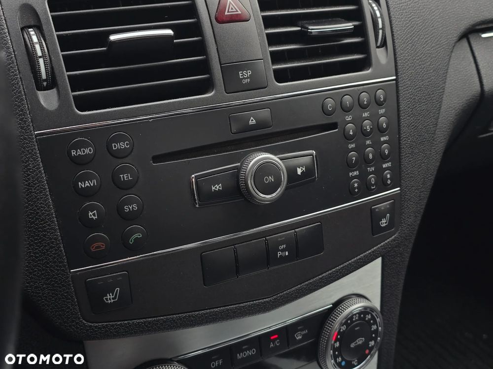 Mercedes-Benz Klasa C 180 CGI Automatik BlueEFFICIENCY Avantgarde - 9