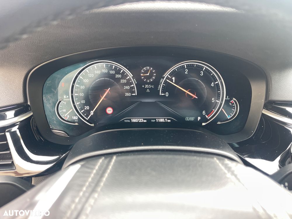 BMW Seria 5 520d xDrive AT - 39