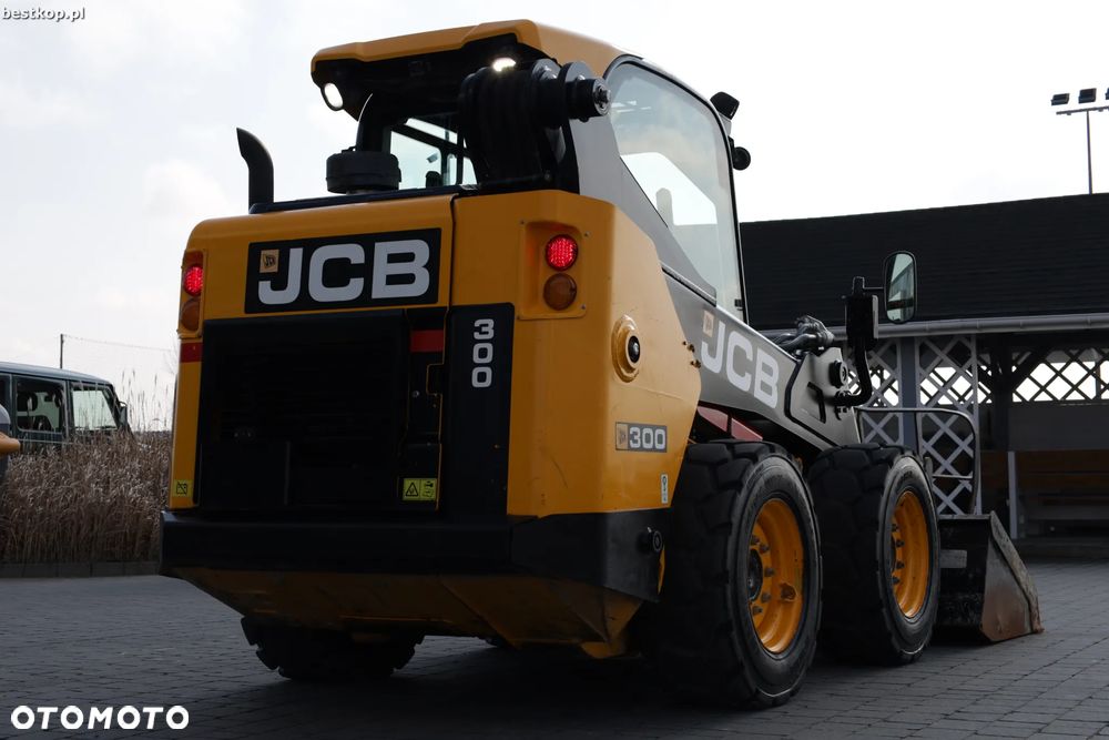JCB 300 T4 Miniładowarka Skid steer - 5