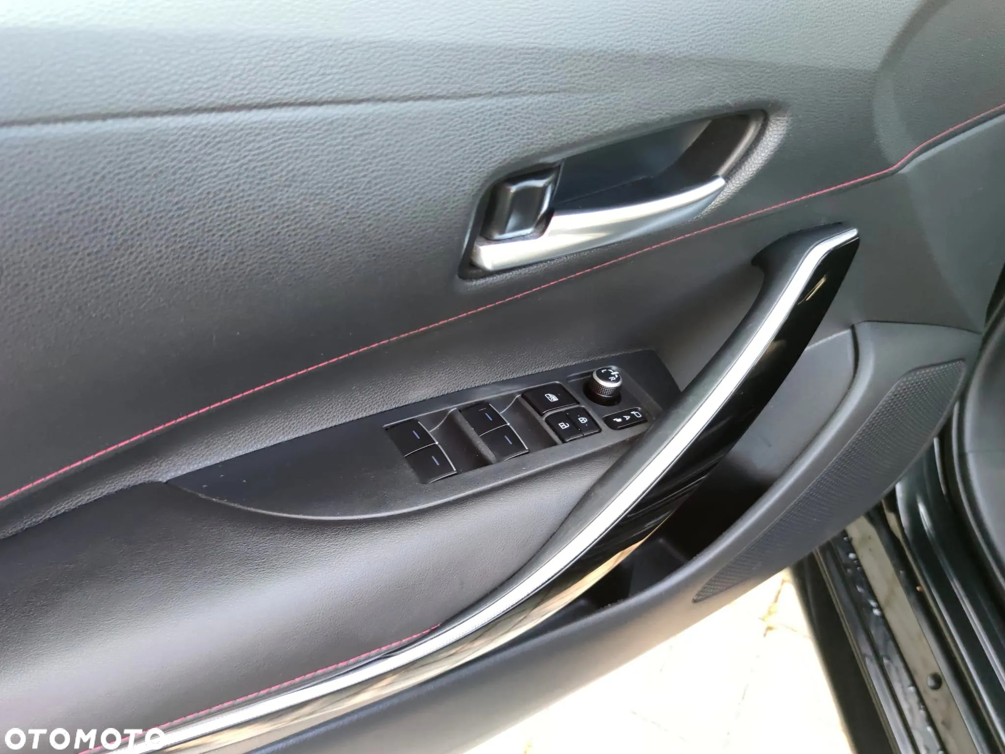 Toyota Corolla 2.0 Hybrid Executive - 15