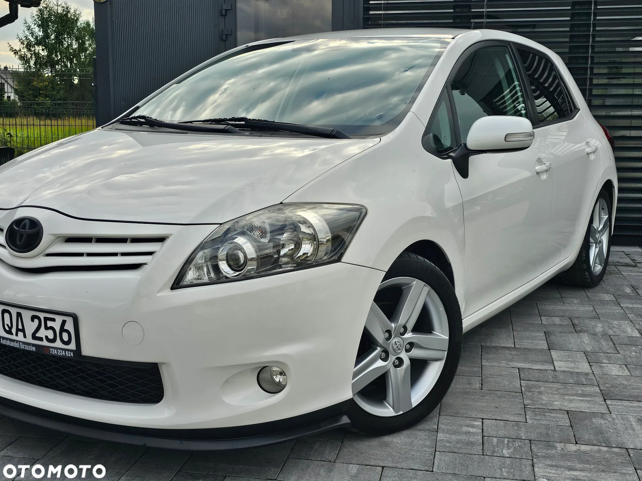 Toyota Auris 1.6 Premium - 22