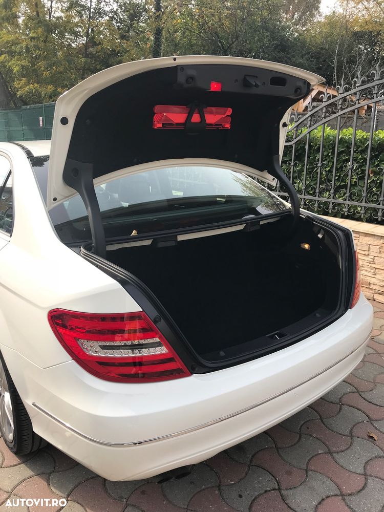 Mercedes-Benz C 180 CGI Automatik BlueEFFICIENCY Avantgarde - 12