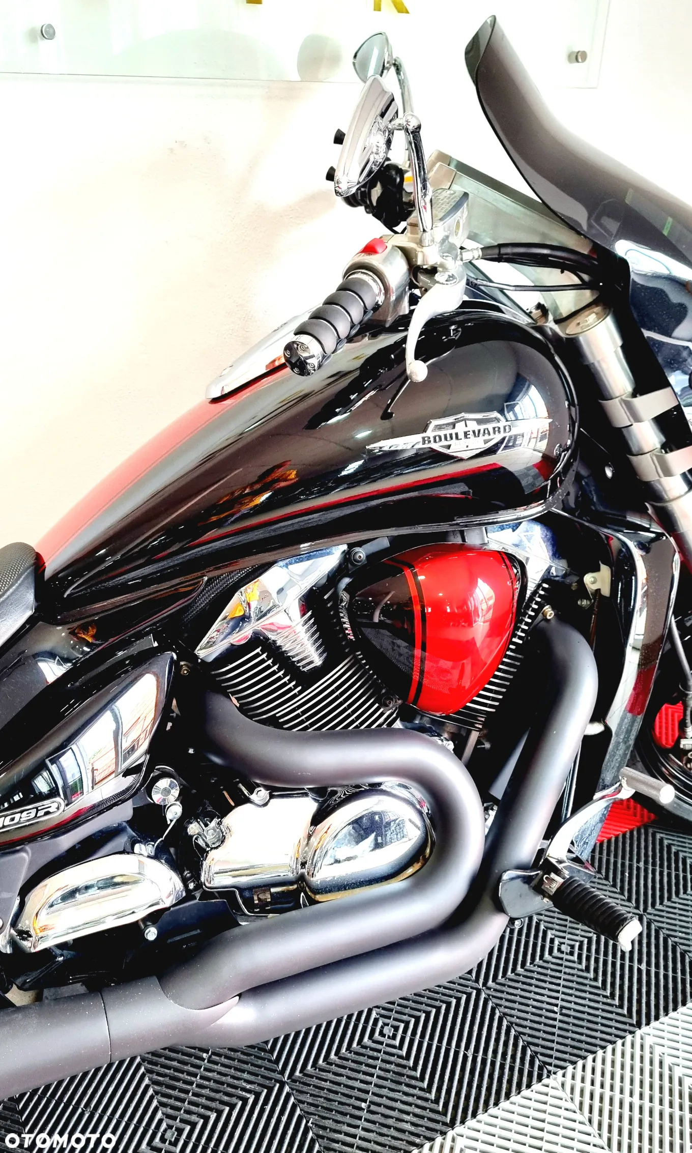 Suzuki Boulevard - 14