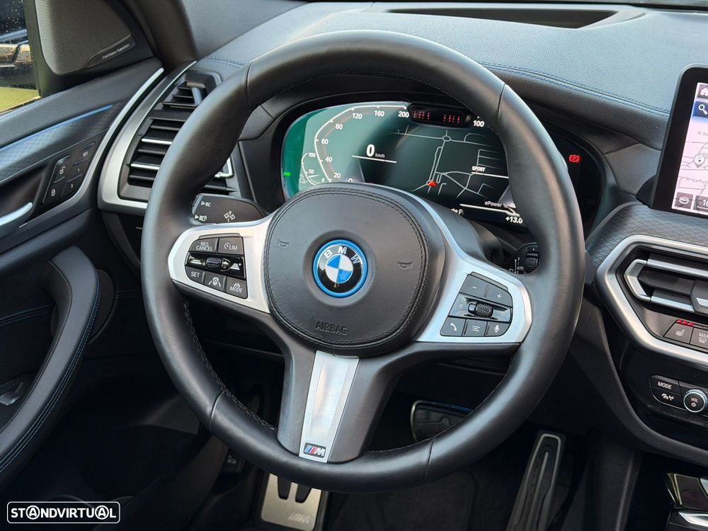 BMW iX3 M Sport Impressive - 32