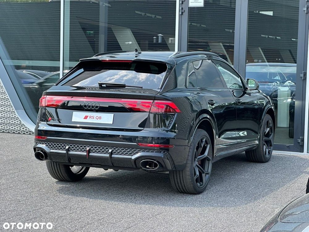 Audi RS Q8 - 8