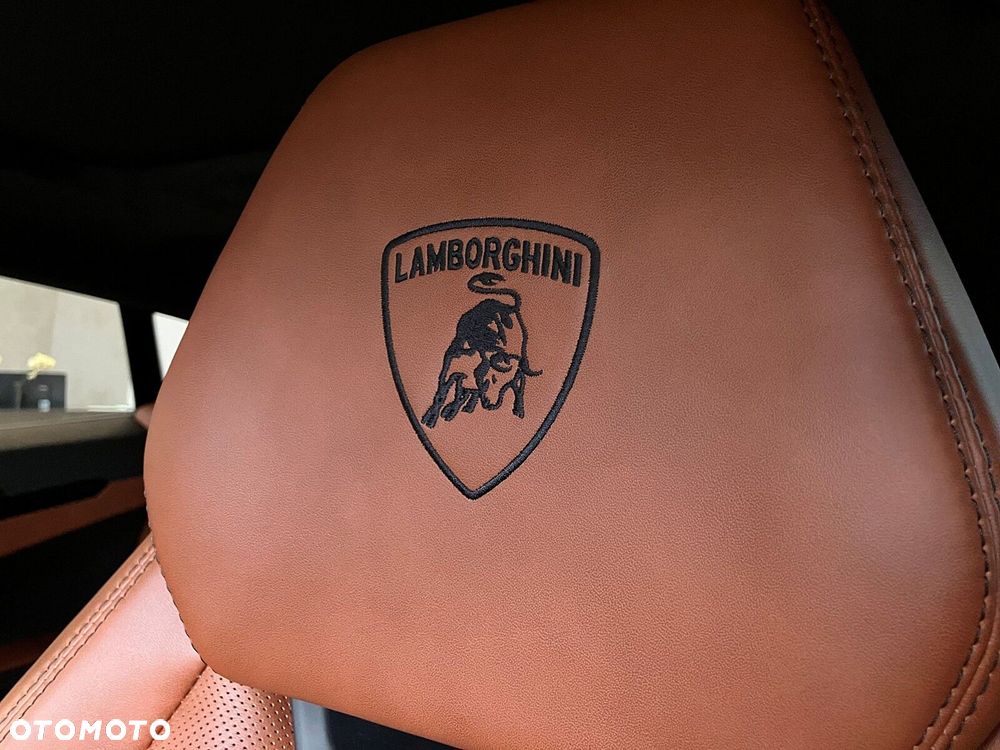 Lamborghini Urus - 8