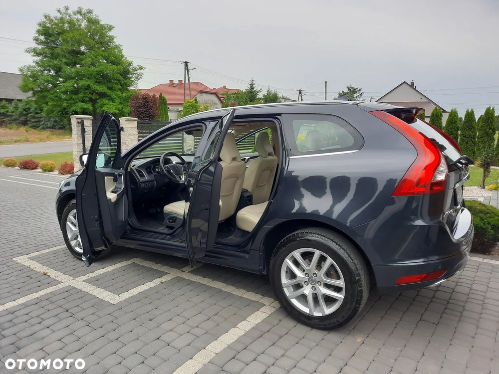 Volvo XC 60 D4 AWD Momentum - 3