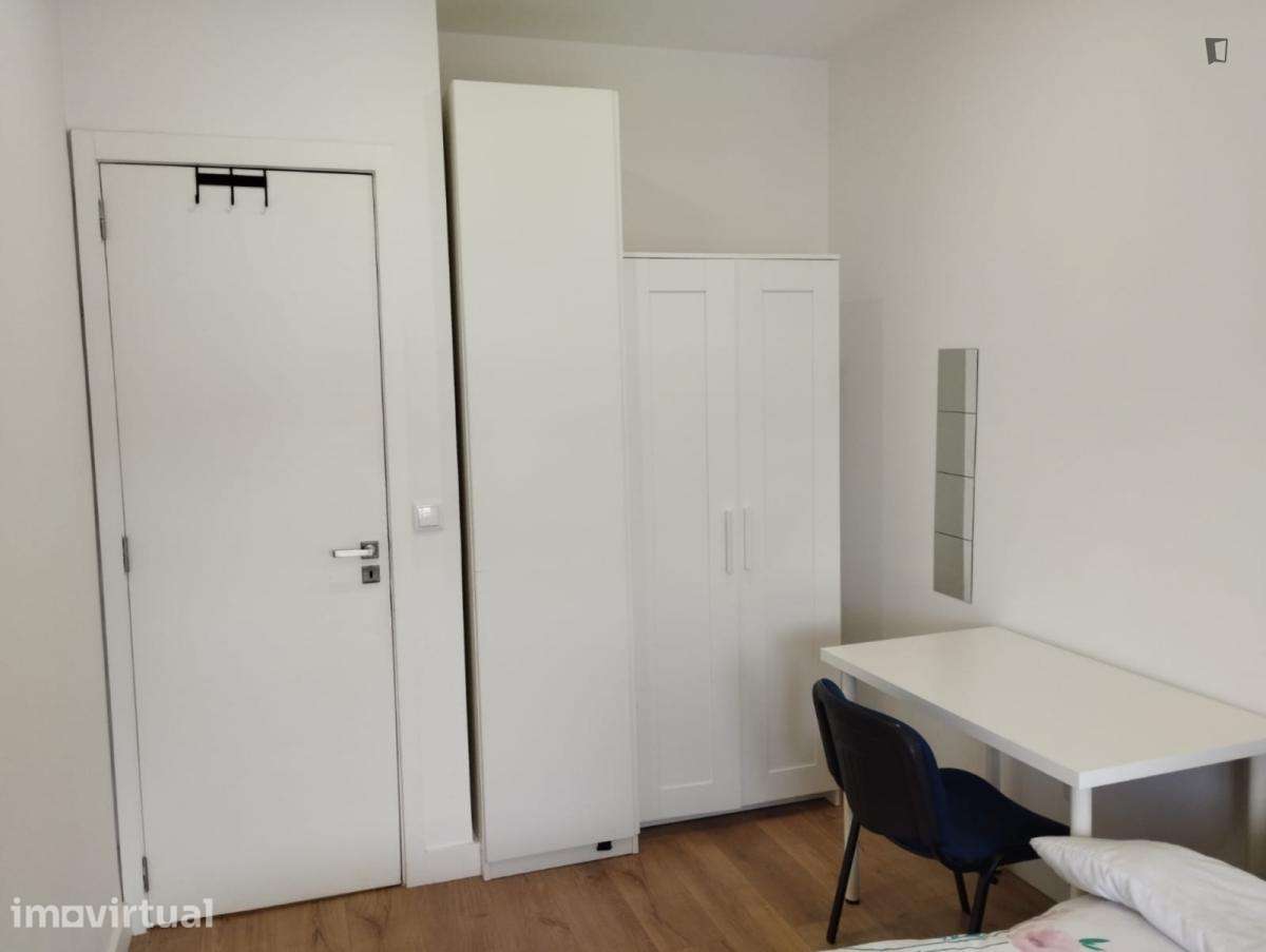 Quarto - localizado em Setubal - Grande imagem: 2/6