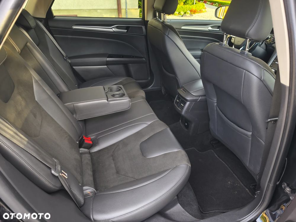 Ford Mondeo 2.0 TDCi Titanium PowerShift - 12