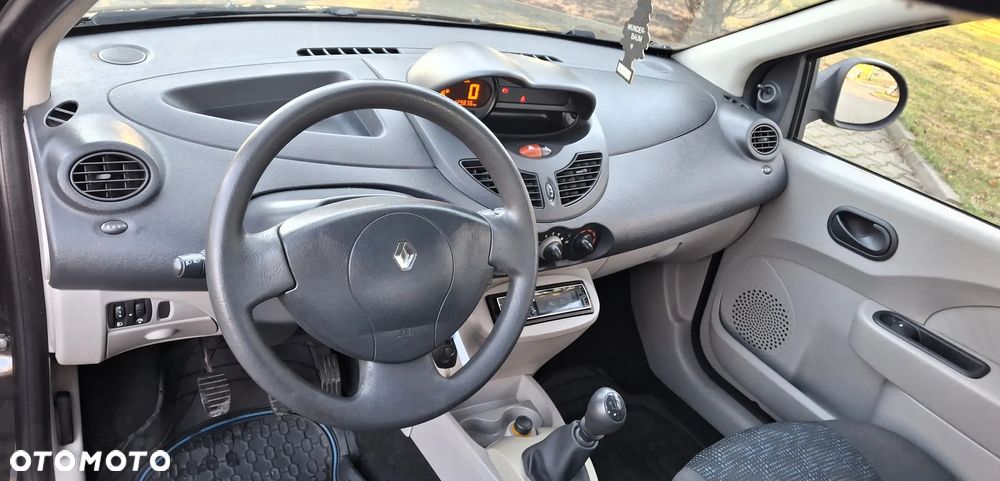 Renault Twingo 1.2 60 Authentique - 10