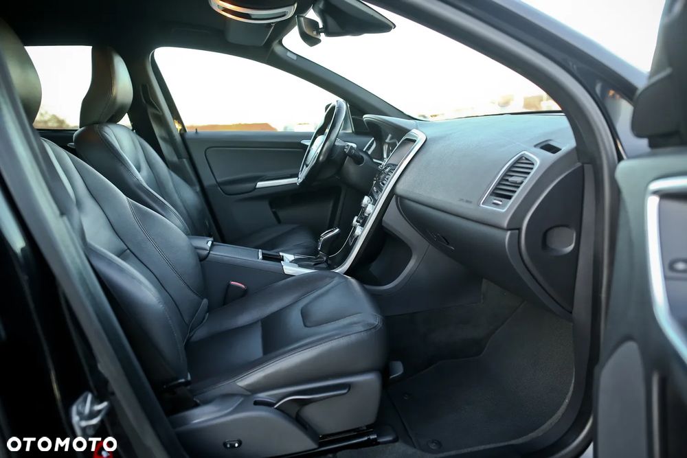 Volvo XC 60 D4 Geartronic Summum - 26