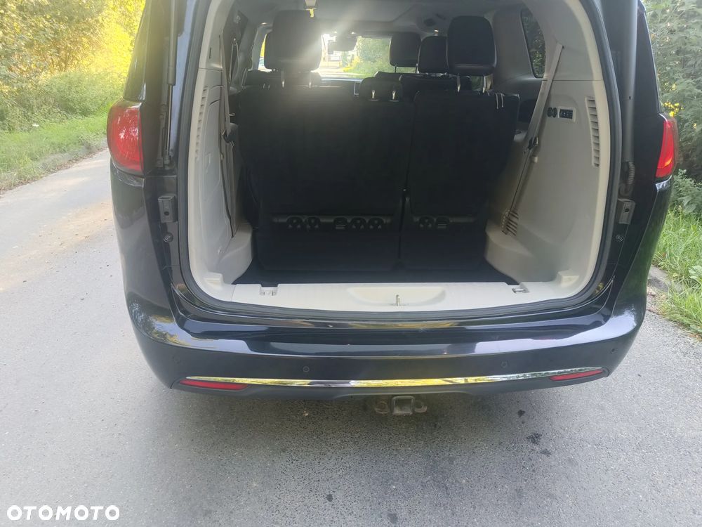 Chrysler Pacifica - 11