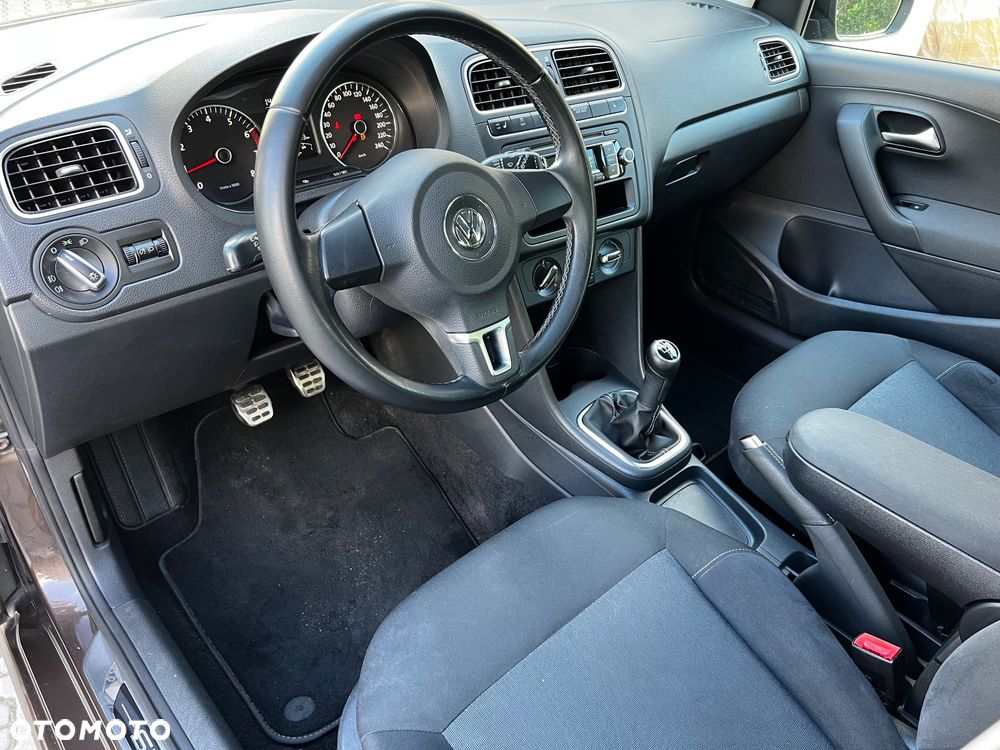 Volkswagen Polo 1.4 16V Comfortline - 17