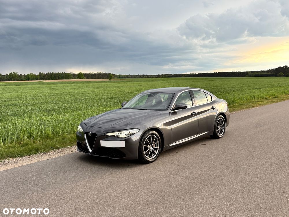 Alfa Romeo Giulia 2.2 AT8 Executive - 12