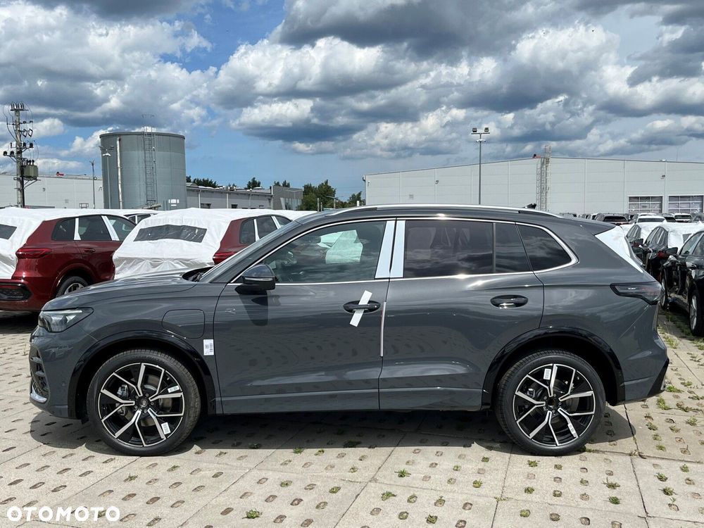 Volkswagen Tiguan - 4