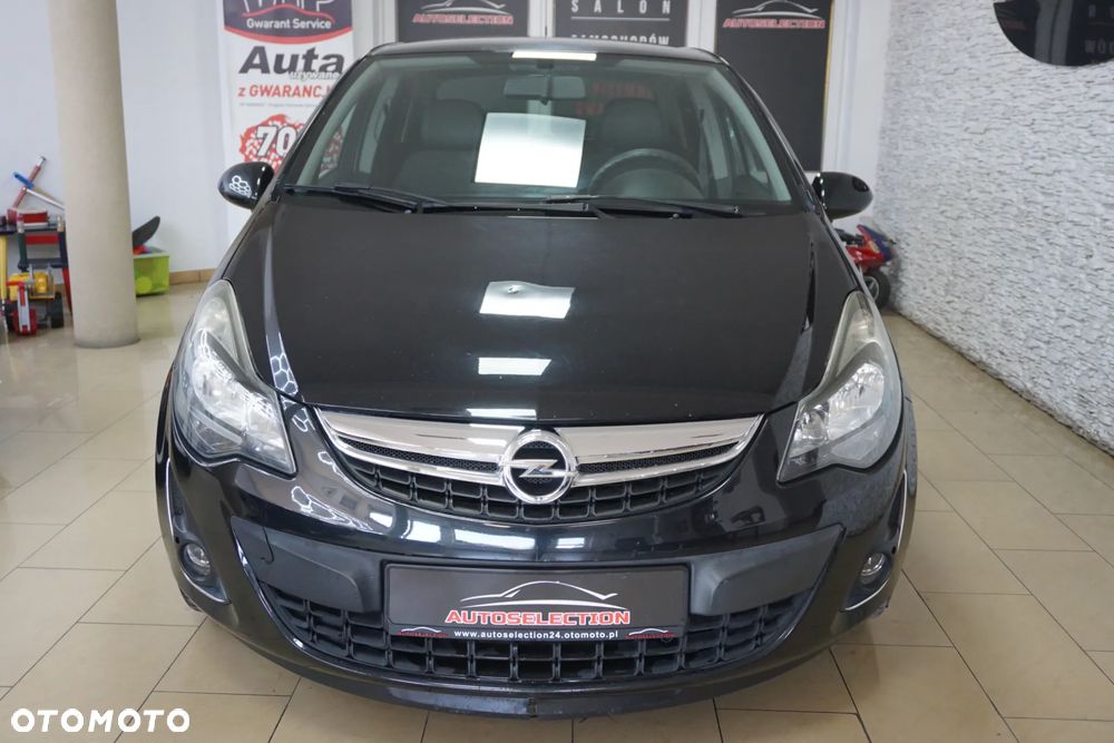 Opel Corsa 1.2 16V Cosmo - 2
