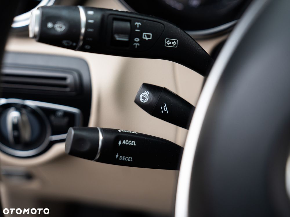 Mercedes-Benz GLC - 31