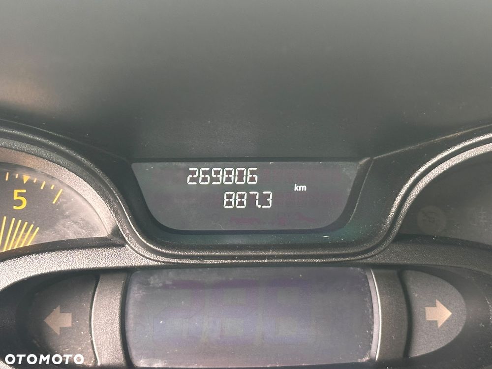 Renault Trafic L1H1 1.6 diesel 145kM, manual, 2016 rok WEBASTO, BAGAŻNIK DACHOWY THULE, KAMERA COFANIA, HAK, CZUJNIKI PARKOWANIA, DRZWI PRZESUWNE Z OBU STRON! - 7