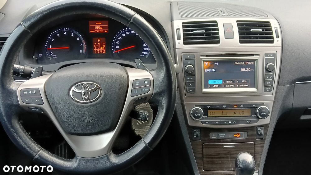 Toyota Avensis Touring Sports 1.8 Multidrive S Executive - 16