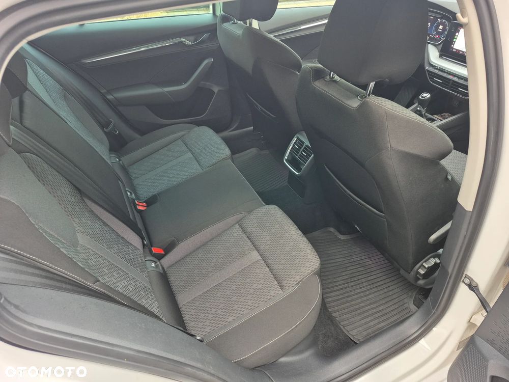 Skoda Octavia 1.5 TSI ACT Style - 10