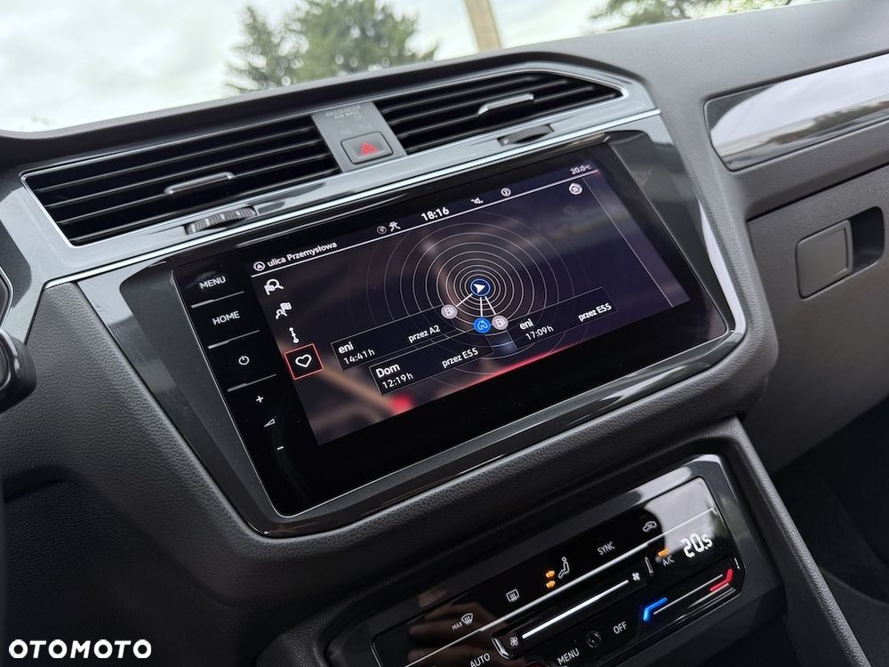 Volkswagen Tiguan - 25