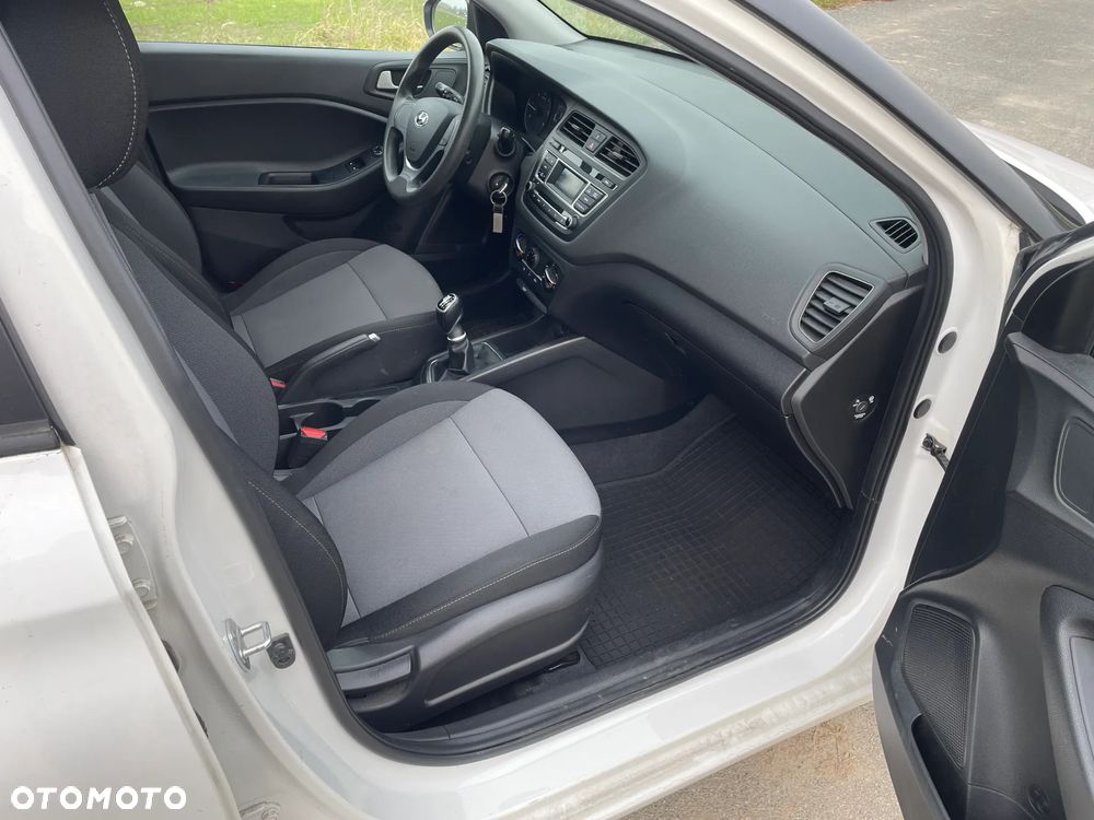 Hyundai i20 1.1 CRDi BlueDrive Classic + - 11