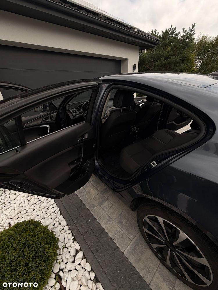 Opel Insignia 1.8 - 16