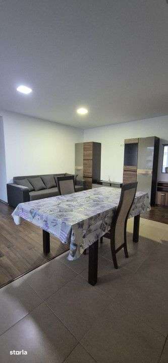 Apartament de 3 camere, garaj, balcon zona Terra — fotografia 1