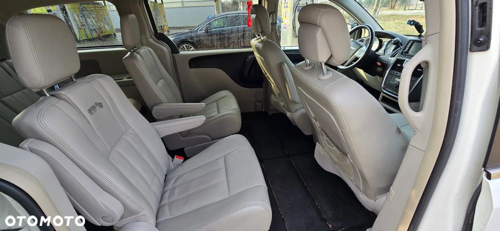 Chrysler Town & Country 3.6 Touring - 30