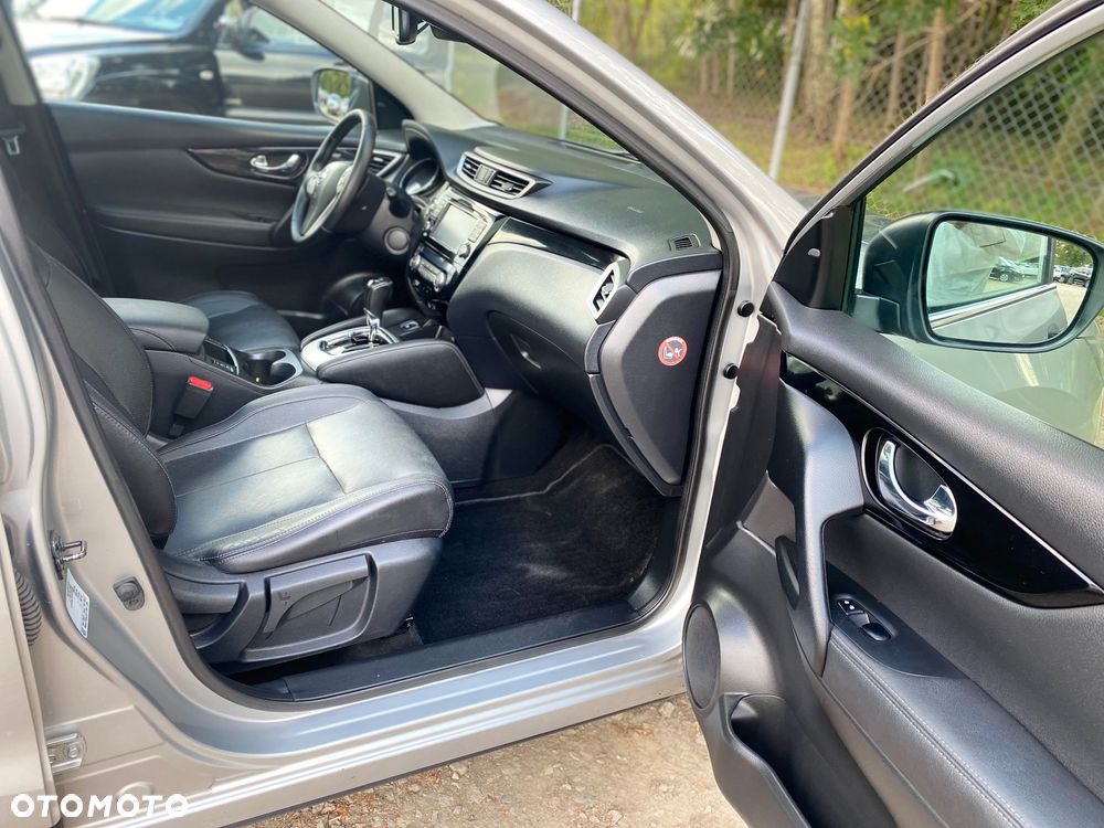 Nissan Qashqai 1.6 dCi Xtronic N-Connecta - 14
