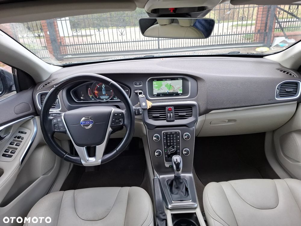 Volvo V40 D4 Geartronic You - 15