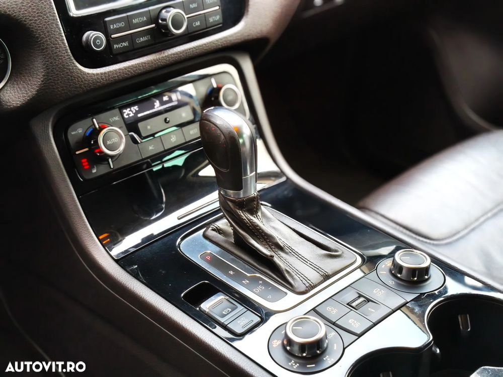 Volkswagen Touareg 3.0 V6 TDI BMT Terrain Tech - 26