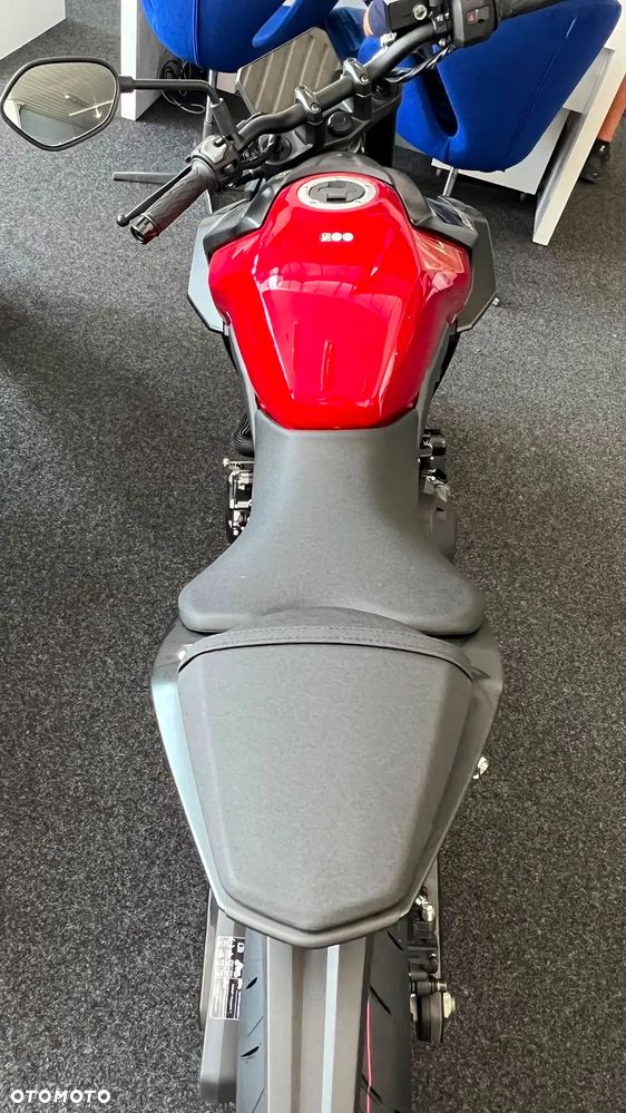 Suzuki GSX - 14